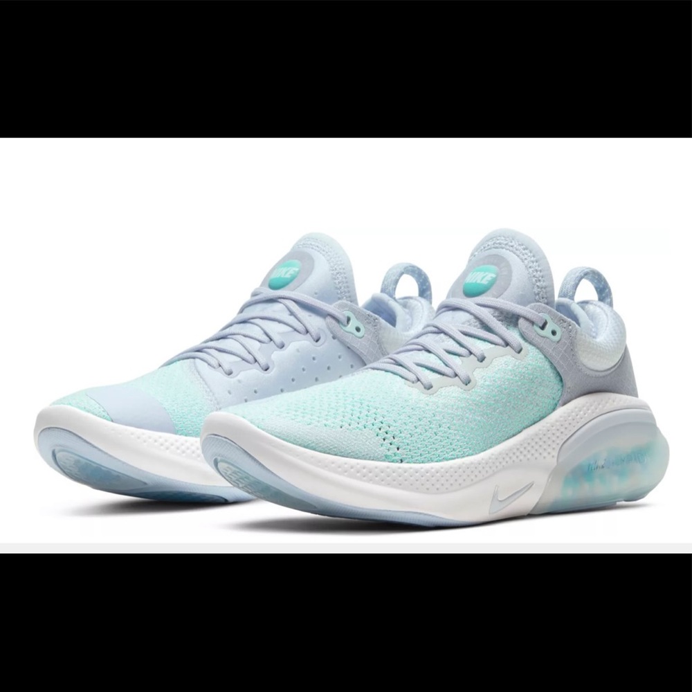 Nike Women's Joyride Run Flyknit Running Shoes. Grey/Teal